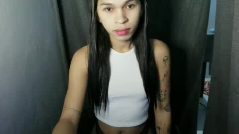 ursweet_zeviixx online show from March 10, 11:15 am