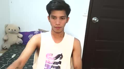 Snapshot of ursweetie_boy chatting on March 30, 7:09 am ursweetie_boy online show from March 30, 7:09 am