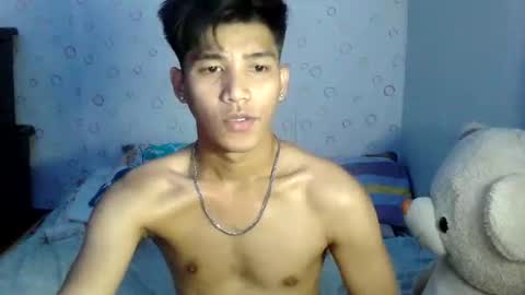 Snapshot of ursweetie_boy chatting on July 13, 4:15 am ursweetie_boy online show from July 13, 4:15 am