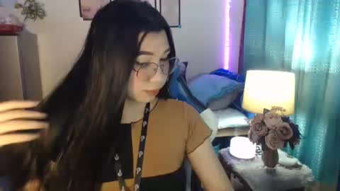 Ashley Kate Mateo Gray online show from December 4, 10:24 am