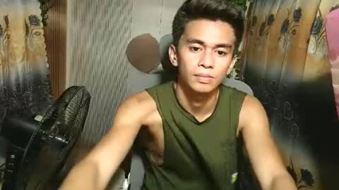 Snapshot of urwild_fuckerxx chatting on May 15, 8:43 am urwild_fuckerxx online show from May 15, 8:43 am