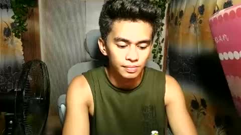 Snapshot of urwild_fuckerxx chatting on May 17, 8:34 am urwild_fuckerxx online show from May 17, 8:34 am