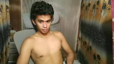 Snapshot of urwild_fuckerxx chatting on June 7, 1:54 am urwild_fuckerxx online show from June 7, 1:54 am