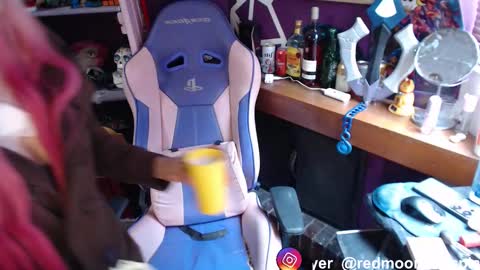 --Lucy-- online show from September 17, 5:14 pm