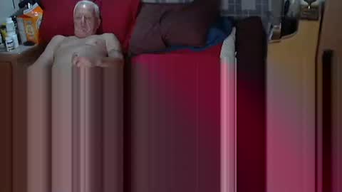 Snapshot of usednotbroken1 chatting on January 15, 8:08 am usednotbroken1 online show from January 15, 8:08 am