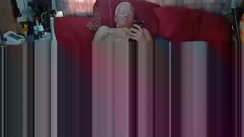 Snapshot of usednotbroken1 chatting on March 6, 4:36 pm usednotbroken1 online show from March 6, 4:36 pm