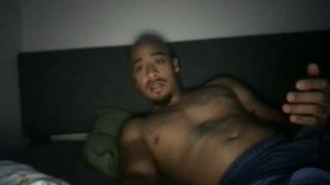 Snapshot of usermaneee589 chatting on November 1, 7:54 am usermaneee589 online show from November 1, 7:54 am