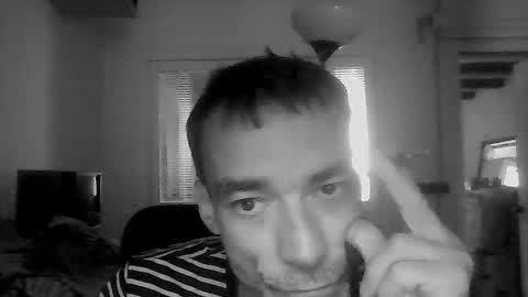 Snapshot of uthonn chatting on May 5, 10:23 am uthonn online show from May 5, 10:23 am