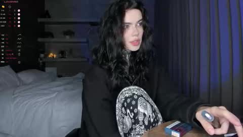 Snapshot of uwu_eva chatting on January 18, 5:50 pm Eva online show from January 18, 5:50 pm