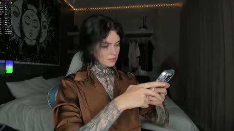 Snapshot of uwu_eva chatting on February 21, 4:41 pm Eva online show from February 21, 4:41 pm