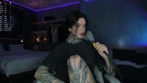 Snapshot of uwu_eva chatting on February 25, 12:26 pm Eva online show from February 25, 12:26 pm