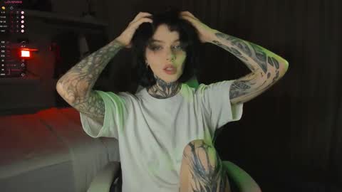 Snapshot of uwu_eva chatting on March 9, 5:39 pm Eva online show from March 9, 5:39 pm