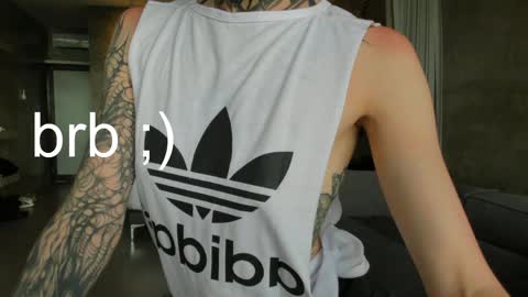 Snapshot of uwu_eva chatting on March 21, 8:19 am Eva online show from March 21, 8:19 am