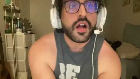 uzzykay128 online show from July 16, 7:25 am