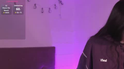 v1cky_ online show from November 30, 1:09 am