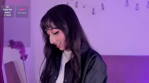 v1cky_ online show from December 15, 3:55 am