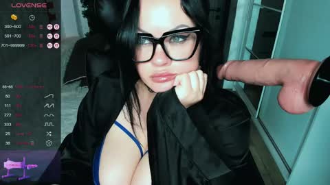 Snapshot of v_tandeme777 chatting on June 10, 8:02 am Anna and Kirill online show from June 10, 8:02 am