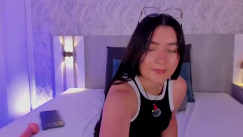 Snapshot of vaalentina_lux chatting on May 20, 3:07 pm Vaalentina Lux online show from May 20, 3:07 pm
