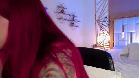 Snapshot of vaaleriee_miller_ chatting on October 23, 6:34 am valeriee miller online show from October 23, 6:34 am