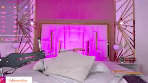 Snapshot of vaaleriee_miller_ chatting on November 15, 6:15 pm valeriee miller online show from November 15, 6:15 pm