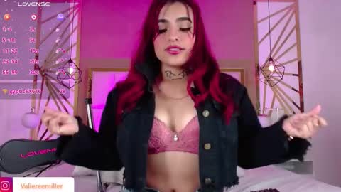 Snapshot of vaaleriee_miller_ chatting on November 18, 12:42 pm valeriee miller online show from November 18, 12:42 pm