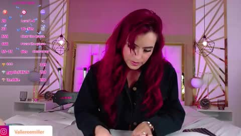 Snapshot of vaaleriee_miller_ chatting on November 27, 6:43 pm valeriee miller online show from November 27, 6:43 pm