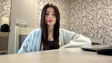 Snapshot of vadadasinger chatting on June 1, 8:05 am Kiki online show from June 1, 8:05 am
