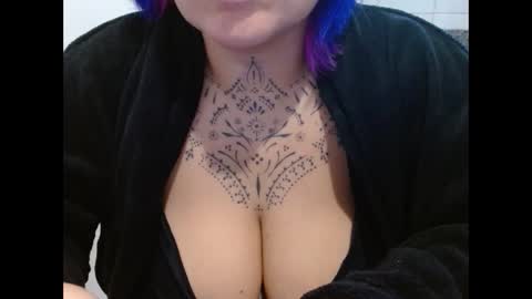 Vah Oliver online show from November 6, 3:46 pm