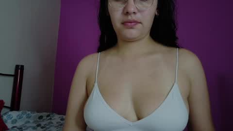 Vainilla online show from May 2, 12:15 am