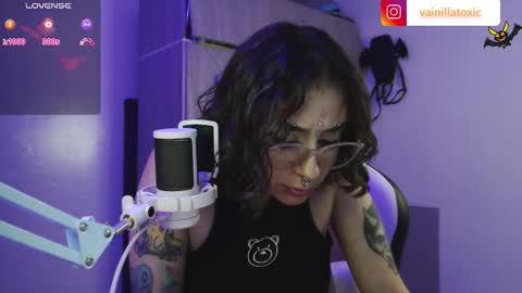 Vainilla Independent model online show from October 4, 12:30 am