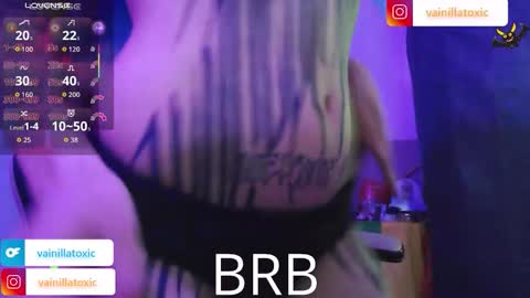 Vainilla Independent model online show from February 9, 12:25 am