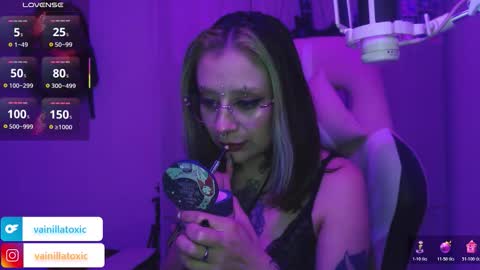 Vainilla Independent model online show from March 10, 2:16 am