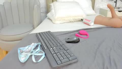 Vaiolet  online show from December 2, 11:18 pm