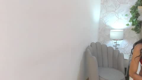 Vaiolet  online show from January 26, 7:20 pm