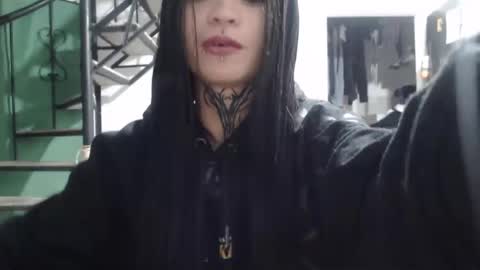 vaiolet online show from October 14, 5:30 am