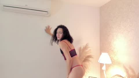 Vaiolet  online show from April 28, 10:37 pm