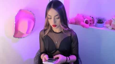 Snapshot of vaiolett_69 chatting on February 12, 1:44 am vaiolett_69 online show from February 12, 1:44 am