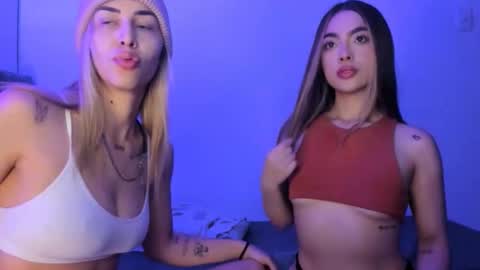 Snapshot of vaiolett_69 chatting on May 6, 5:03 am vaiolett_69 online show from May 6, 5:03 am