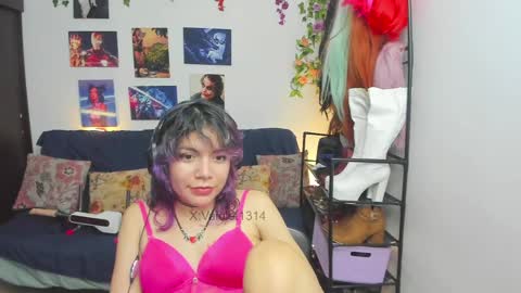 Vaiolet1314 online show from April 28, 2:27 am