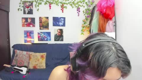 Vaiolet1314 online show from May 1, 11:42 pm