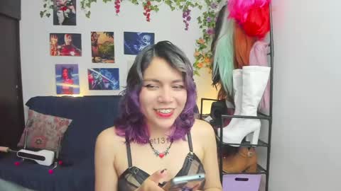 Vaiolet1314 online show from May 3, 10:49 pm
