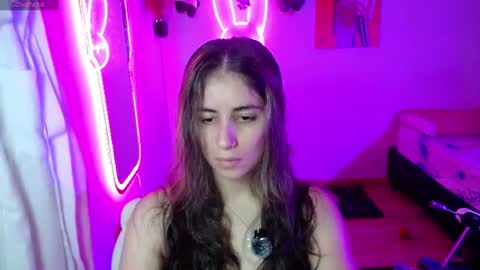 Snapshot of val_angelll chatting on June 13, 3:15 am valentina online show from June 13, 3:15 am
