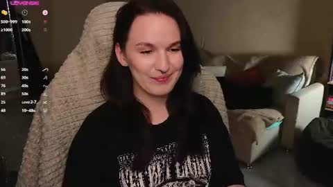 Snapshot of val_manson chatting on June 19, 6:45 pm Val online show from June 19, 6:45 pm