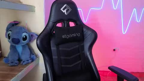 Val online show from February 7, 6:06 am