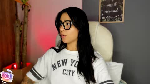 Snapshot of val_varago chatting on November 2, 12:57 am val_varago online show from November 2, 12:57 am