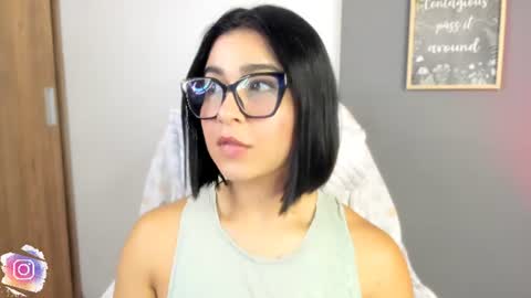 Snapshot of val_varago chatting on June 19, 1:21 am val_varago online show from June 19, 1:21 am