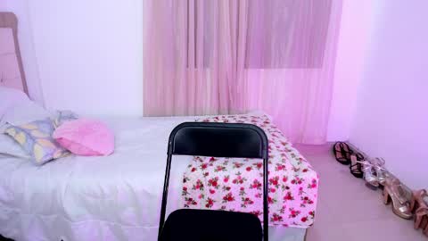 Snapshot of vale_kross chatting on May 20, 6:03 pm HI IM NEW online show from May 20, 6:03 pm