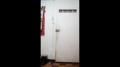 vale_stone_ online show from April 26, 4:43 am