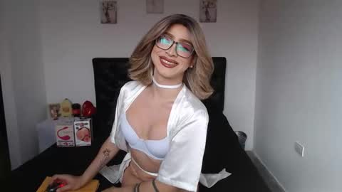 valen_foxxx online show from May 3, 1:50 pm