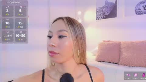 Snapshot of valen_ross_ chatting on August 4, 10:01 pm valentina Rossi 3 online show from August 4, 10:01 pm